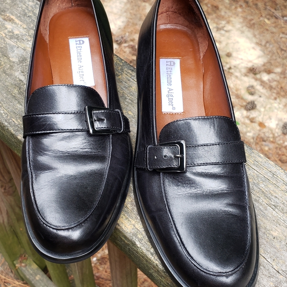 Etienne Aigner Black Leather Flats 😍